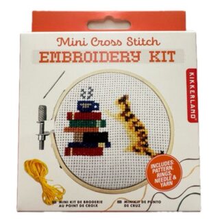 Kikkerland embroidery set cat